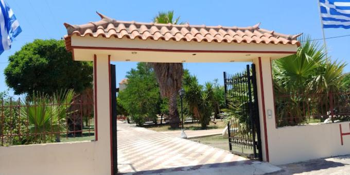Hotel Takis Agios Georgios  ภายนอก รูปภาพ
